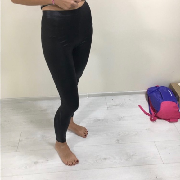 🍁New🍁Vegan Leather leggings - Picture 7 of 7